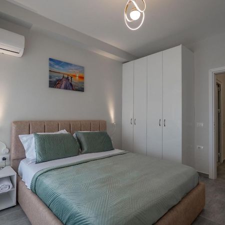Esel Apartments Sarande Exterior photo