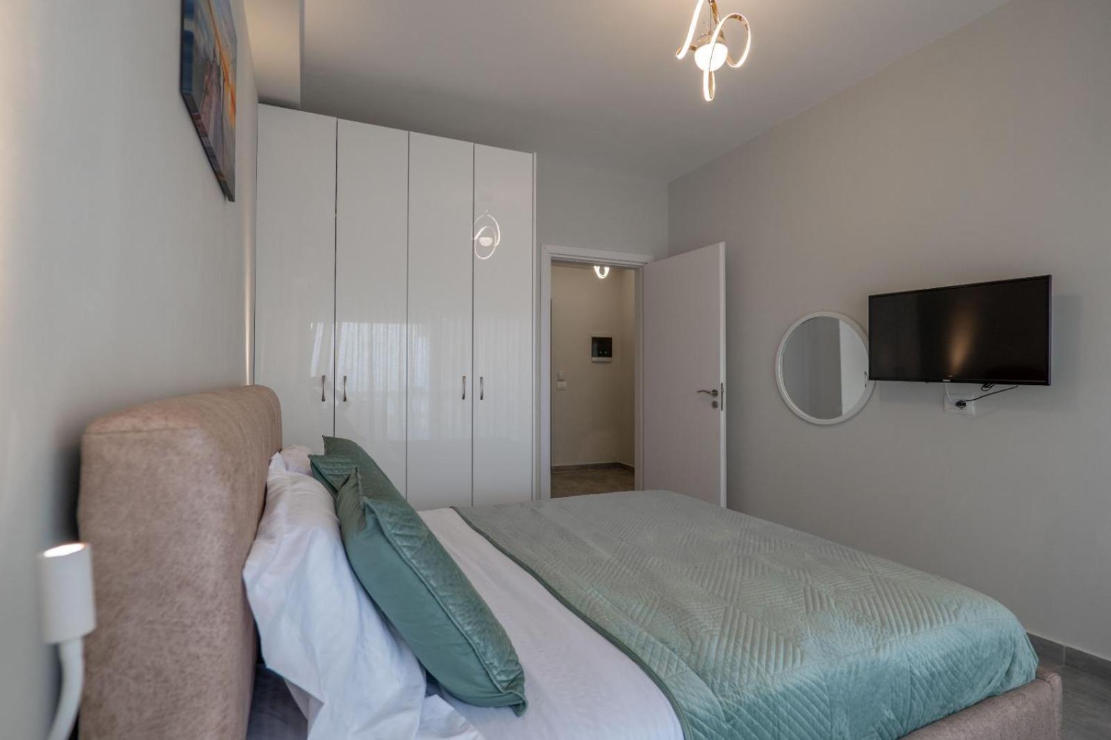 Esel Apartments Sarande Exterior photo