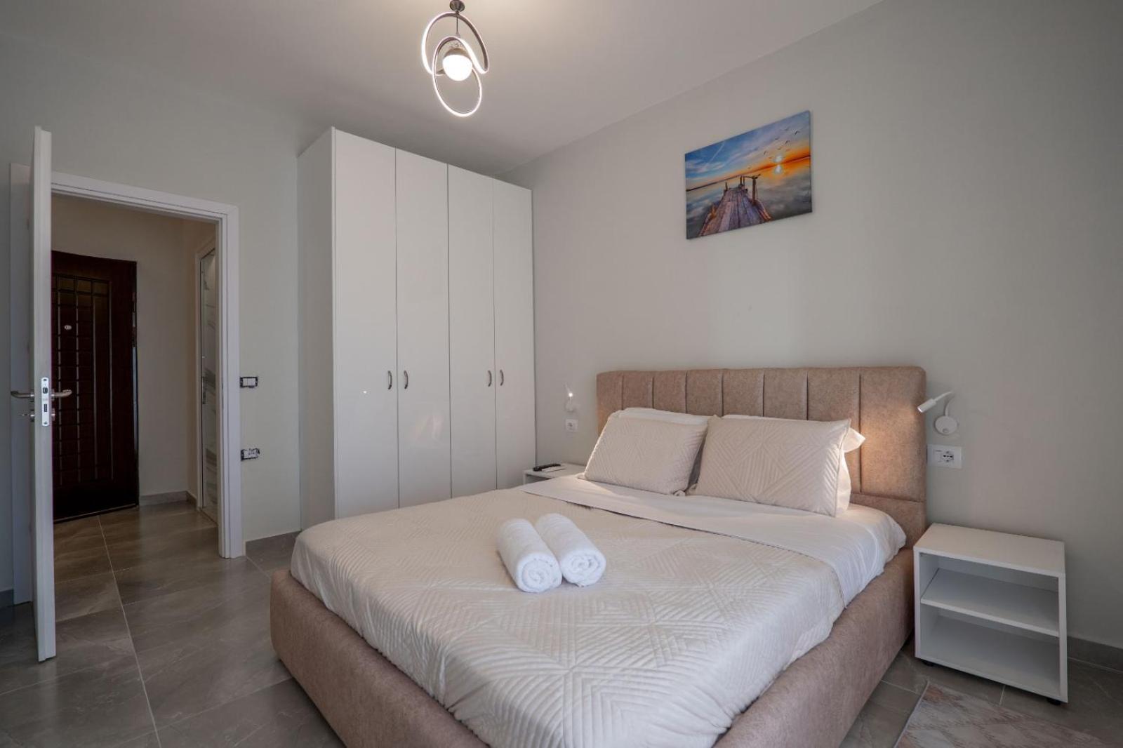 Esel Apartments Sarande Exterior photo