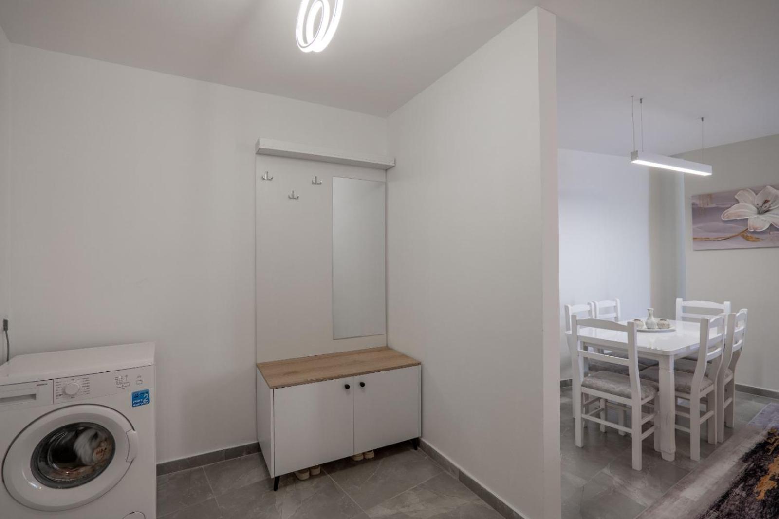 Esel Apartments Sarande Exterior photo