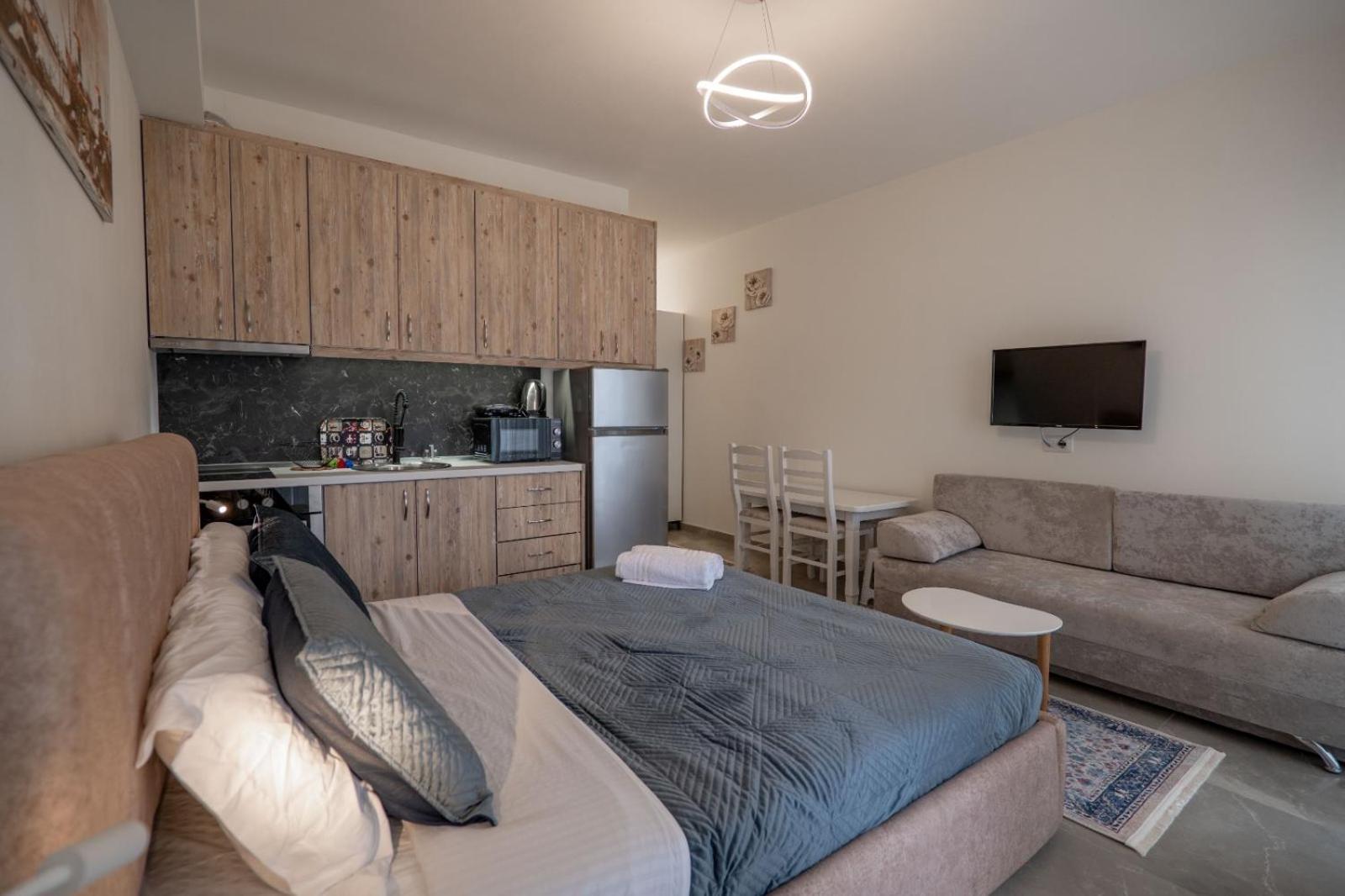Esel Apartments Sarande Exterior photo