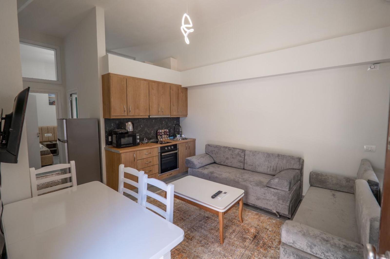 Esel Apartments Sarande Exterior photo