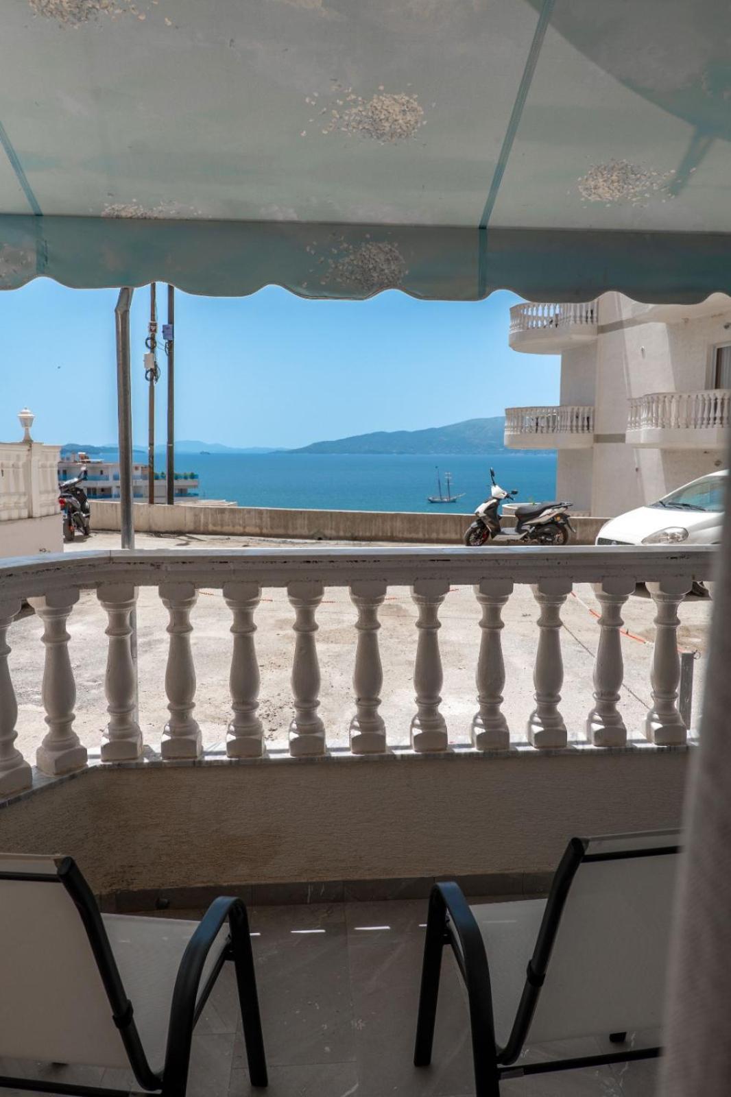 Esel Apartments Sarande Exterior photo